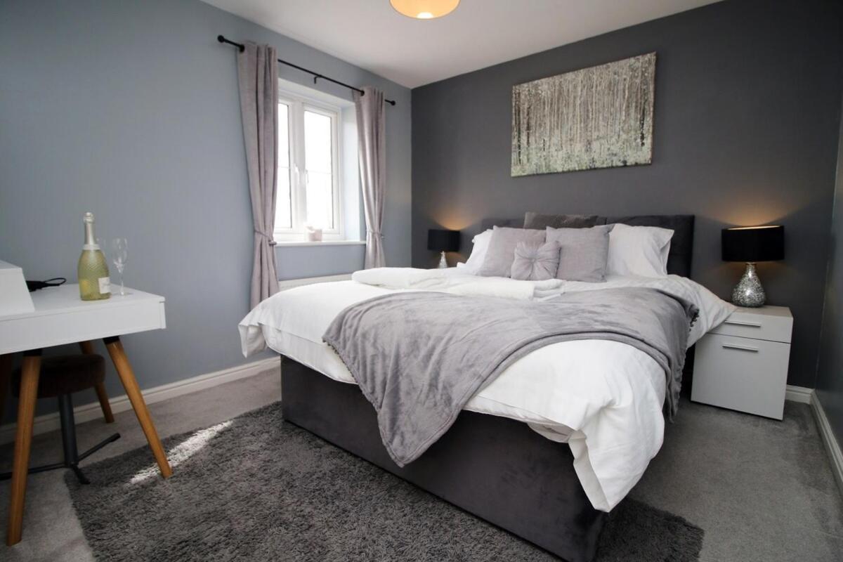 Buxton Way By Ty Sa - 3 Bedroom House Royal Wootton Bassett Buitenkant foto