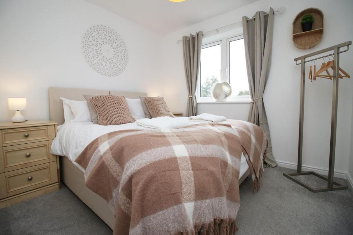 Buxton Way By Ty Sa - 3 Bedroom House Royal Wootton Bassett Buitenkant foto